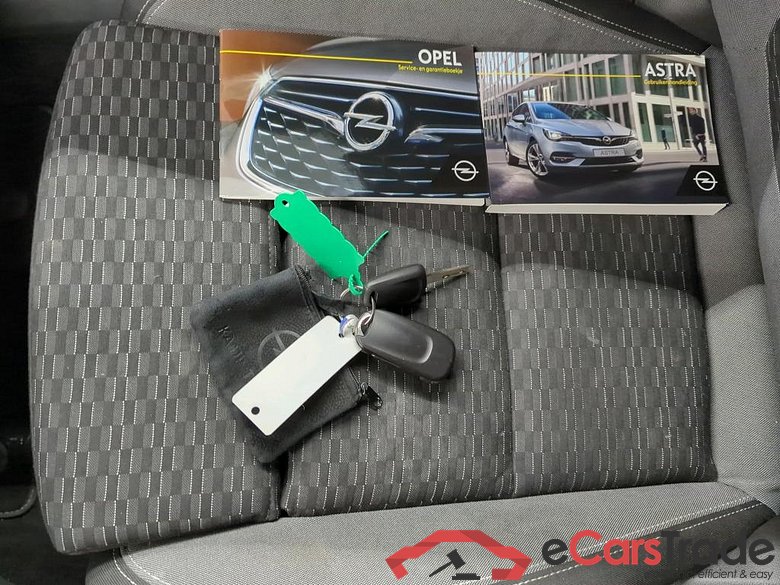 Opel Astra 1.2 turbo 96kW Business Executive 5d #4