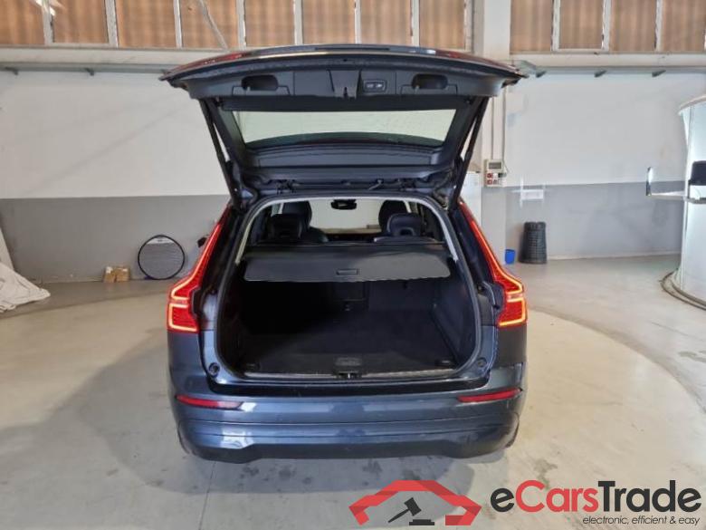 VOLVO XC60 / 2021 / 5P / SUV B4 D AUTOMATICO MOMENTUM PRO #5