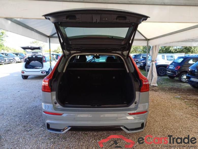VOLVO XC60 / 2021 / 5P / SUV B4 D automatico Plus Dark #5