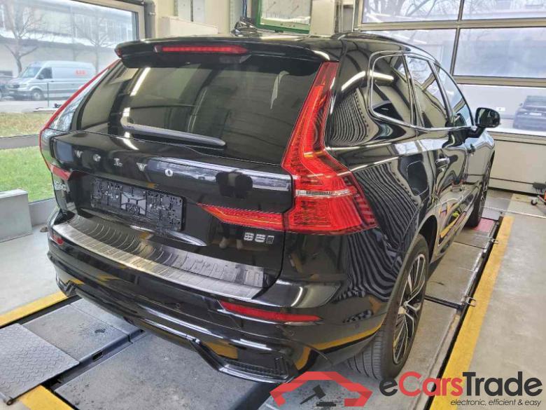 Volvo XC60 (03.2017->) DE - SUV5 B5 (Benzin) AWD EU6d, Plus Dark Mild-Hybrid (EURO 6d), (Facelift) 2022 #3