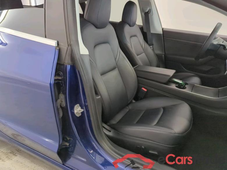 Tesla Model 3 Standard Range Plus RWD 4d #3