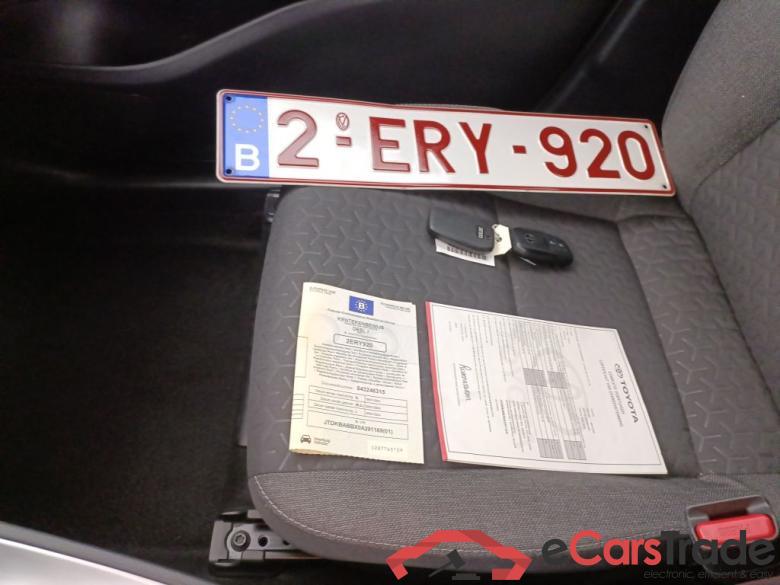 Toyota Yaris Cross 1.5 VVT-ie Hybrid Dynamic Plus CVT 5d #4