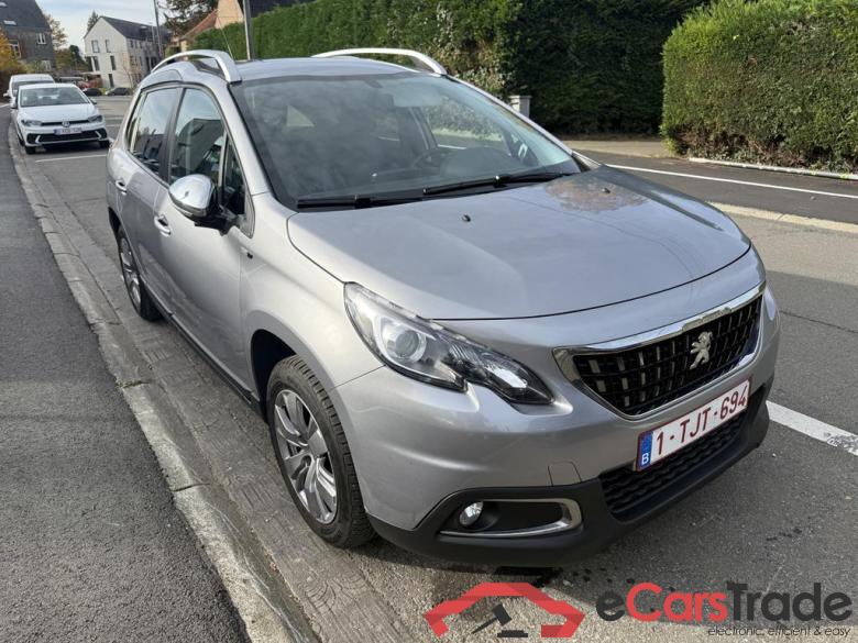 PEUGEOT 2008 1.2i PureTech Style #2