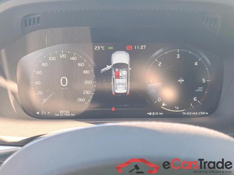 VOLVO XC60 / 2017 / 5P / todoterreno 2.0 D3 R-Design #4