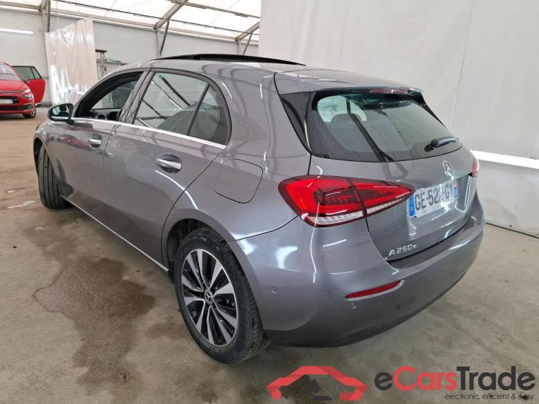 MERCEDES-BENZ Classe A Compact / 2018 / 5P / Berline A 250 e Business Line 8G-DCT #2