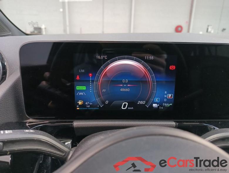 Mercedes-Benz GLA GLA 250 e 5d #6