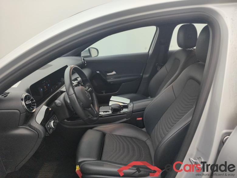Mercedes-Benz A-Klasse Limousine A 180 d DCT Launch Edition 4d #3