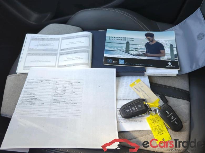 PEUGEOT 3008 Hybrid4 300 e-EAT8 GT 5d 147kW #3