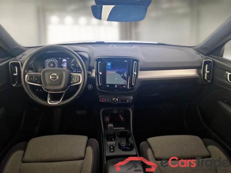 VOLVO XC40 / 2021 / 5P / SUV T4 RECHARGE PLUG-IN AUTO CORE #3