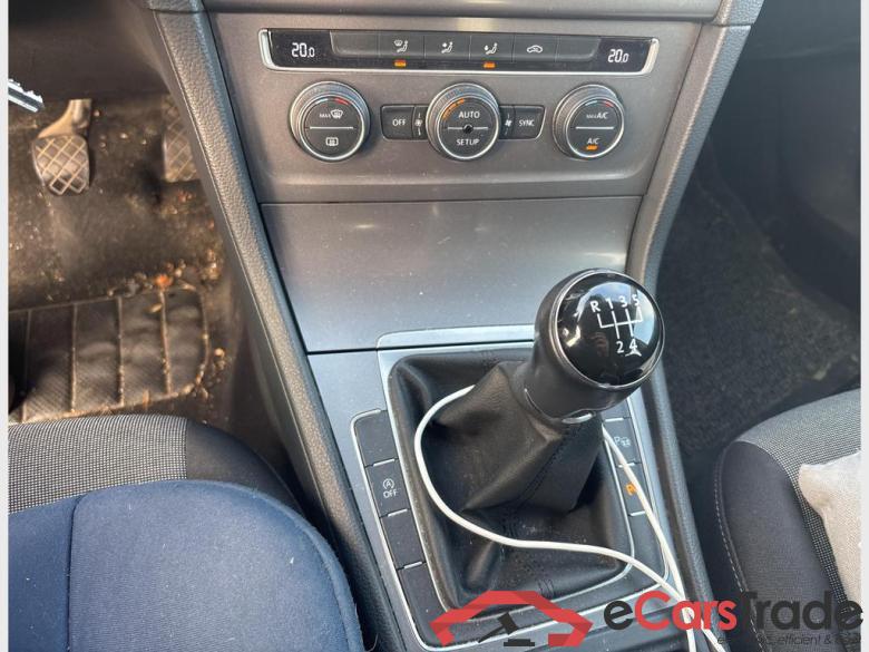 VOLKSWAGEN Golf Variant VII Golf Variant Trendline 1.6 TDI BlueMotion Technology 77 kW (105 ch) 5 vitesses manuel #3