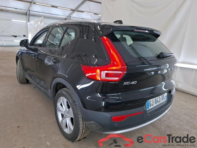 VOLVO XC40 / 2022 / 5P / SUV B3 163 DCT 7 Start #2