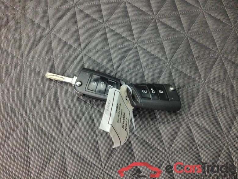 VOLKSWAGEN TIGUAN DIESEL - 2021 2.0 TDI 150 SCR 4Motion Life BMT DSG 5d #4