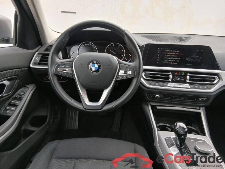 BMW Serie 3 / 2018 / 4P / sedán 318d #3