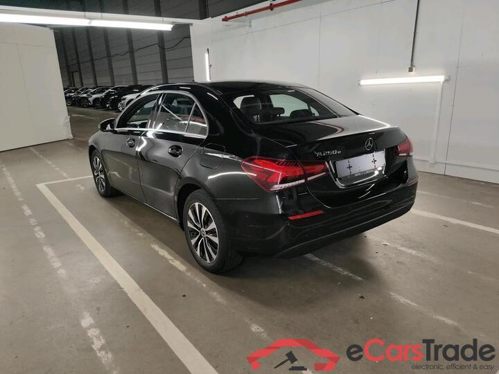 Mercedes A-Klasse Limousine A-Klasse Limousine A 250e Business Solution (PHEV) 160kW/218pk  4D/P Auto-8 #3