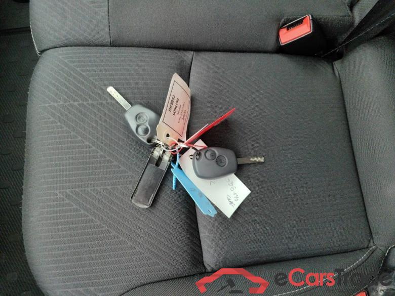 RENAULT TRAFIC 29 FOURGON MWB DSL - 2019 2.0 dCi 120 29 L2H1 Grand Confort 5d #4