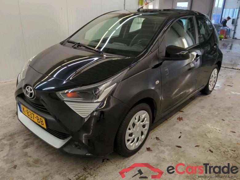 TOYOTA Aygo 1.0 VVT-i x-play #1