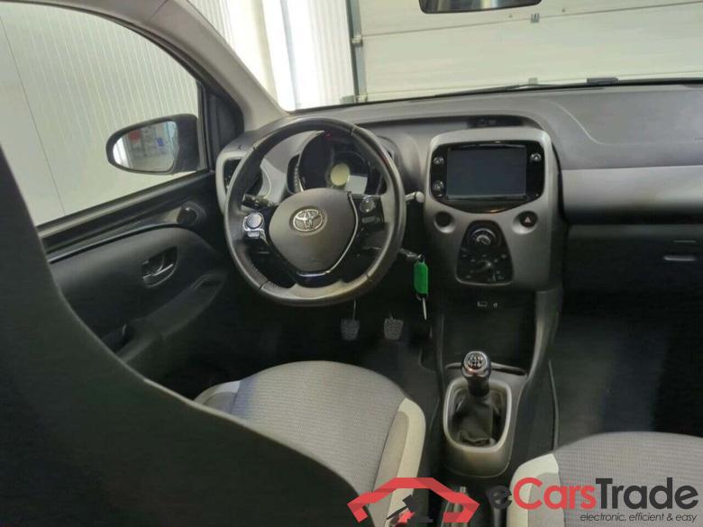 TOYOTA Aygo 1.0 VVT-i x-play #3