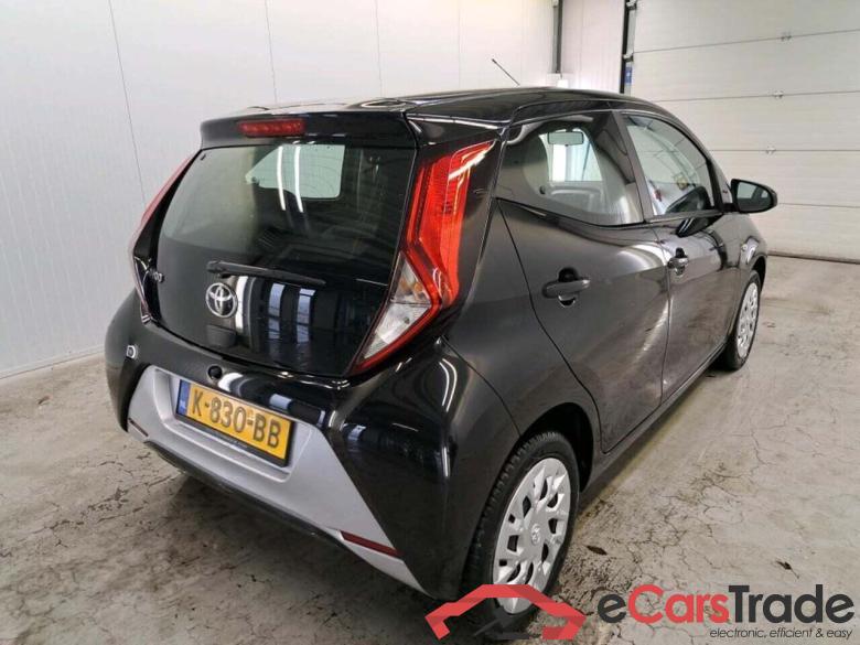TOYOTA Aygo 1.0 VVT-i x-play #2