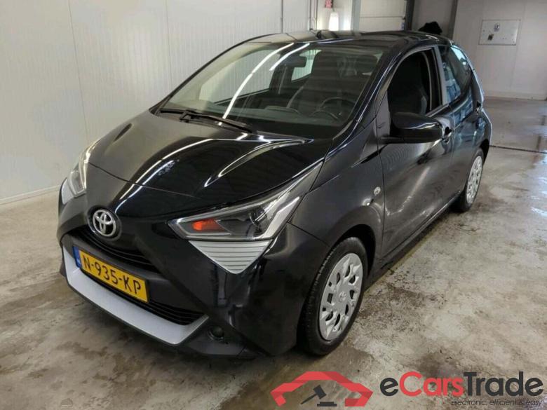 TOYOTA Aygo 1.0 VVT-i x-play #1