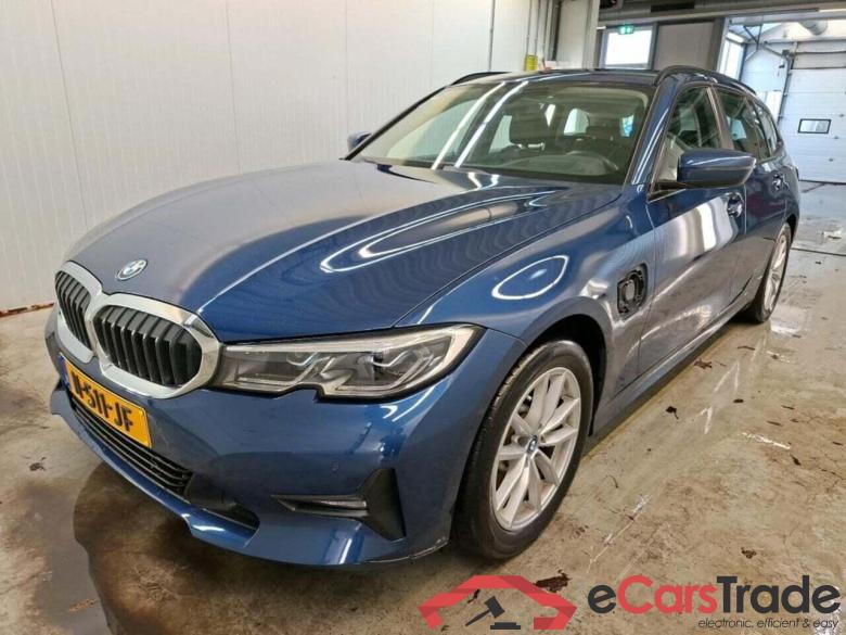BMW 3-serie Touring 330e Bns Ed.P #1