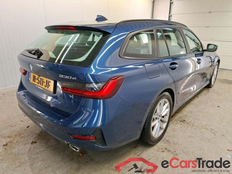 BMW 3-serie Touring 330e Bns Ed.P #2