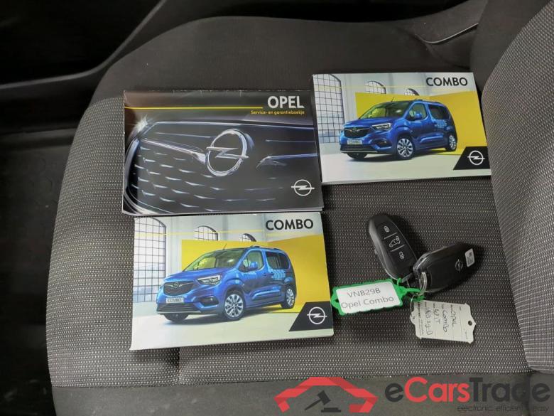 Opel Combo L2H1 1.5D 96kW S/S Edition 2.4T Automaat 4d #4
