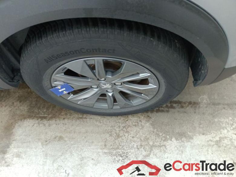 PEUGEOT E-2008 50 kWh Active 5d #4