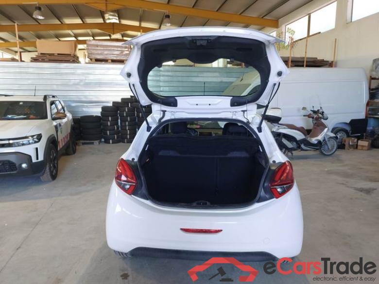 PEUGEOT 208 / 2015 / 5P / BERLINA ACTIVE BLUEHDI 100CV S/S #5