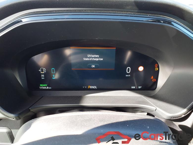 FORD Kuga 2.5 243CV Automático    St Line X (Pano) #4