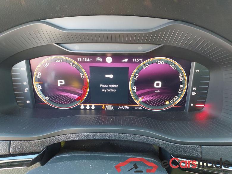 SKODA Karoq 1.5 TSI 110kW 150cv DSG Automático Sportline #4