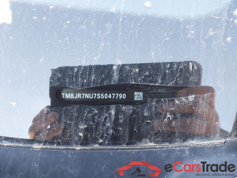 SKODA Karoq 1.5 TSI 110kW 150cv DSG Automático Sportline #5