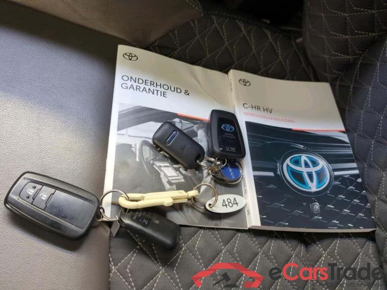 TOYOTA C-HR 2.0 Hybrid Executive #6