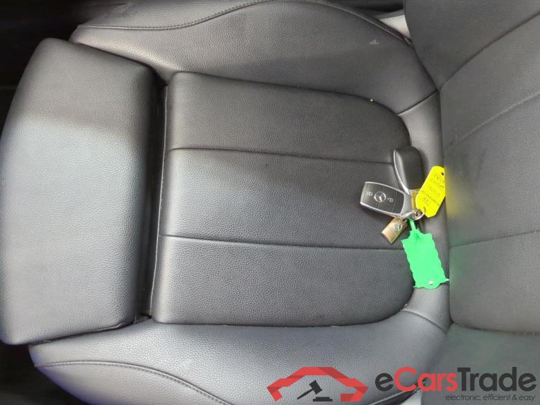 Mercedes-Benz A-Klasse A 250 e 8G-DCT Bus Sol Luxury Limited 5d #4