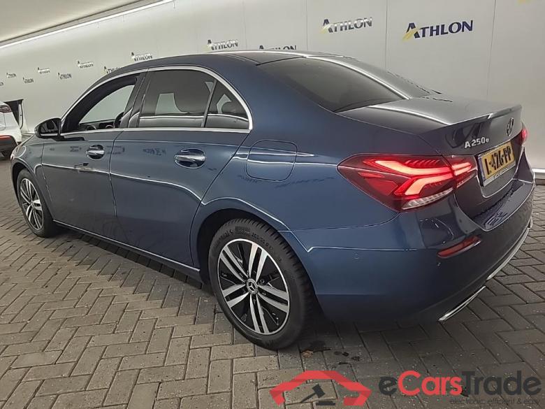 MERCEDES-BENZ A-Klasse Limousine A 250 e 8G-DCT Bus Sol Luxury Limited 4D 160kW #4