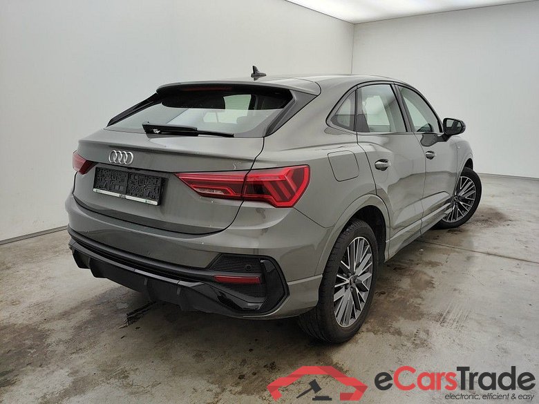 Audi Q3 Sportback 45 TFSI e S tronic S Line 5d #2