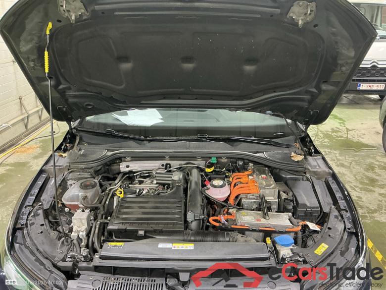 VOLKSWAGEN GOLF VIII 1.4 EHYBRID STYLE BUSINESS DSG #6