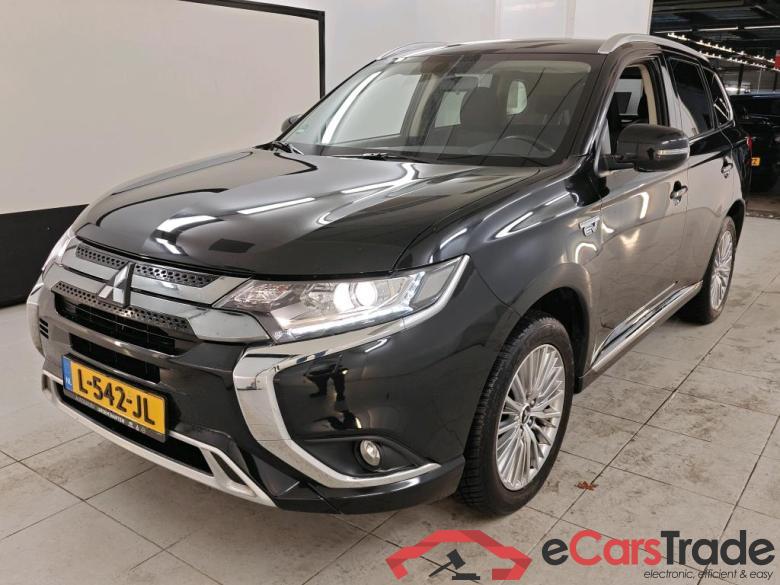 Mitsubishi Outlander PHEV Pure 5d #1