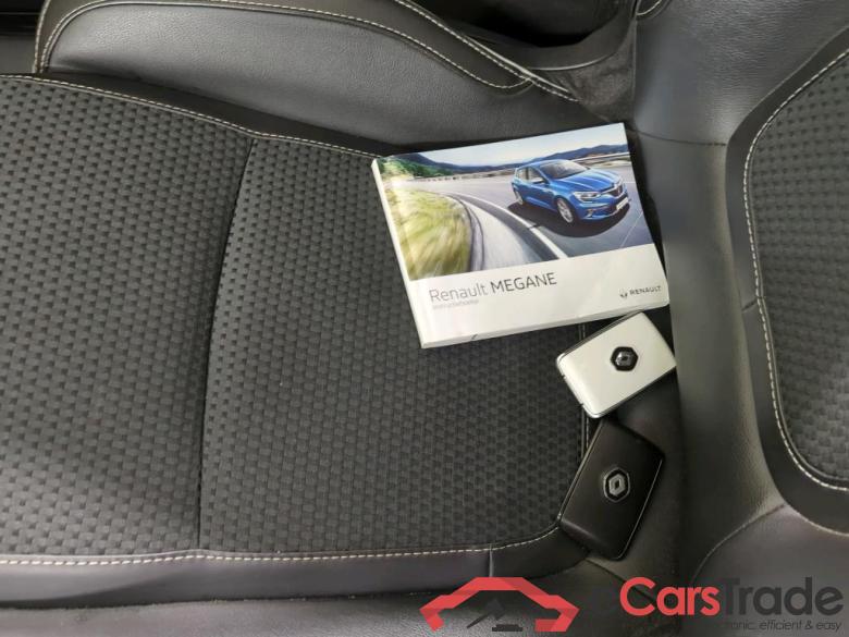 Renault Mégane Estate TCe 140 EDC Bose 5d #4