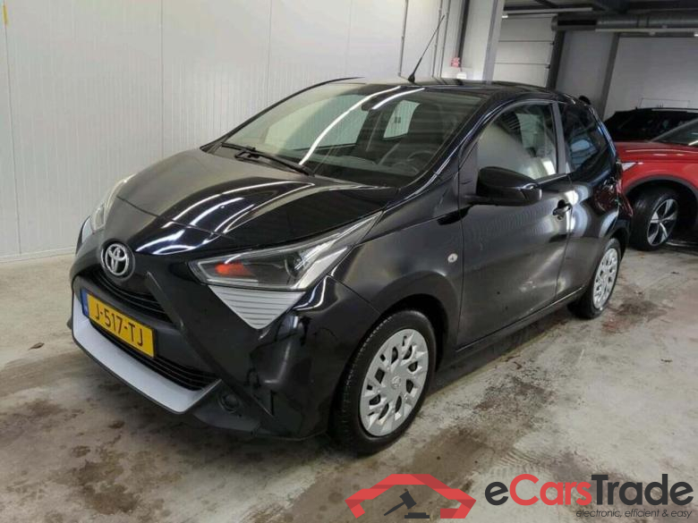 TOYOTA Aygo 1.0 VVT-i x-play