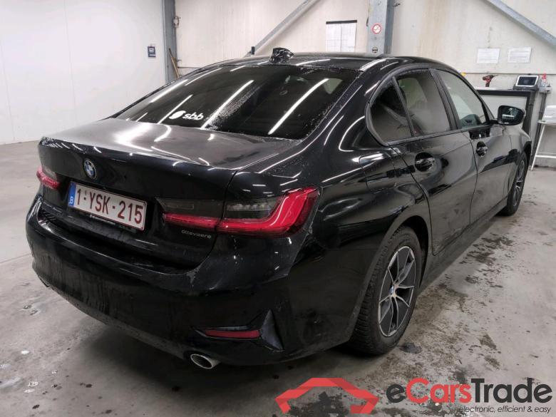 BMW - BMW 3 BERLINE 318dA 136PK Business Edition Advantage With Heated Sport Seats & Parking Assistant Pack #2