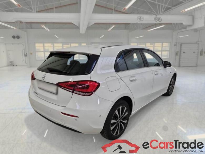 MERCEDES-BENZ CLASSE A / 2018 / 5P / BERLINA A 250 E EQ-POWER BUSINESS EXTRA #2