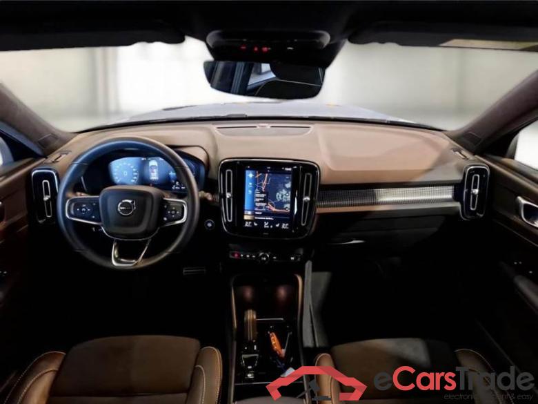 VOLVO XC40 / 2017 / 5P / SUV T4 PLUG-IN HYBRID AUTO RECHARGE R-DESIGN #3