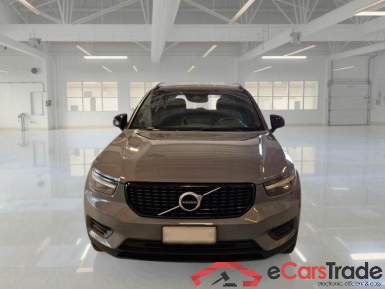 VOLVO XC40 / 2017 / 5P / SUV T4 PLUG-IN HYBRID AUTO RECHARGE R-DESIGN #6
