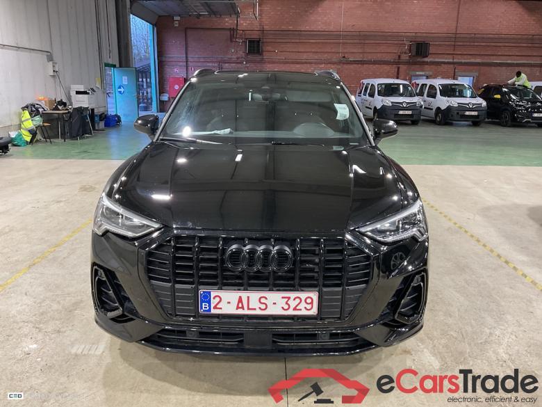 AUDI Q3 1.4 45 TFSI E S TRONIC S LINE #2