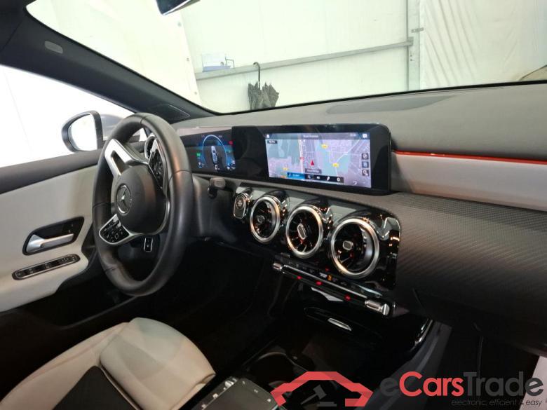 MERCEDES-BENZ Classe A Compact / 2018 / 5P / Berline A 250 e Business Line 8G-DCT #5