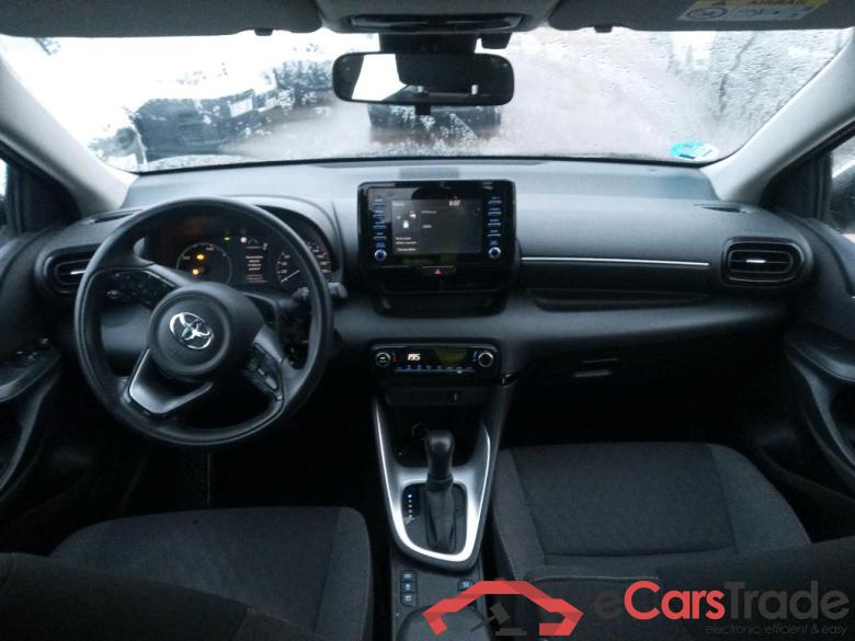 TOYOTA Yaris / 2020 / 5P / berlina con portón 1.5 120H Business Plus #3