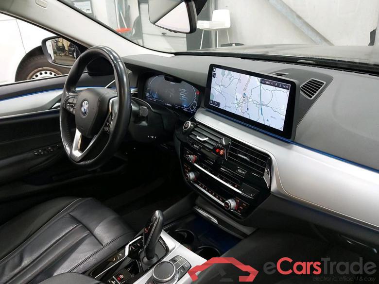 BMW - BMW 5 TOURING 530e 292PK Business Edition With Dakota Heated Seats & Driving Assistant Professional & Safety & Parking Assistant Pack * HYBRID * #3