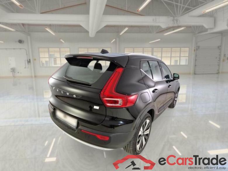 VOLVO XC40 / 2021 / 5P / SUV T4 RECHARGE PLUG-IN AUTO ULTIMATE BRIGHT #2
