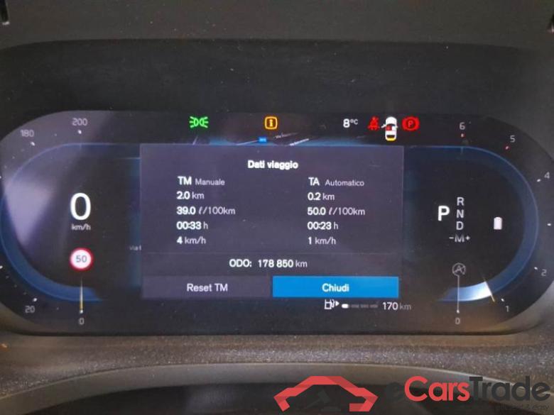 VOLVO XC60 / 2021 / 5P / SUV B4 D AUTOMATICO PLUS DARK #4