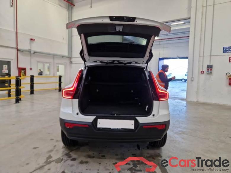 VOLVO XC40 / 2017 / 5P / SUV T2 MOMENTUM CORE #5